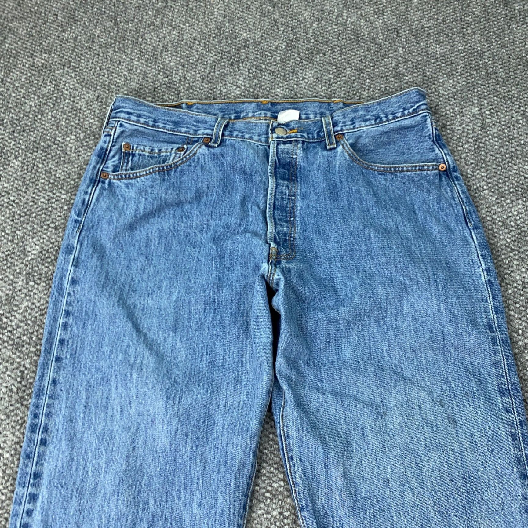 Levi's VINTAGE Levi's 501 Jeans Mens 38x34 Blue Denim Straight 90s Concert Mens Size US 44 / EU 60 - 2 Thumbnail
