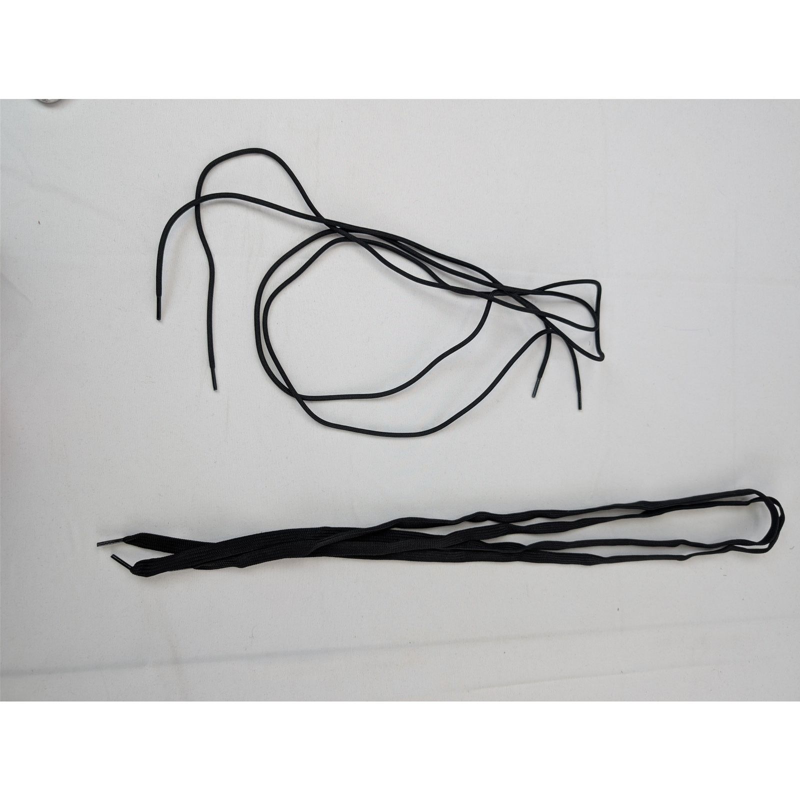 Christian Louboutin o1rshd1 Size: OS / Thick Waxy Cotton Laces in Black Size ONE SIZE - 3 Thumbnail