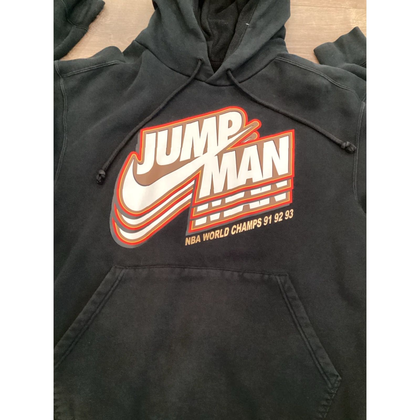 Jordan Brand VINTAGE Nike Air Jordan Jumpman Retro Hoodie Mens NBA Champs 91 92 93 Black L Graphic Print Cap/Logo Pullover Hooded Sweatshirt Mens Size US L / EU 52-54 / 3 - 2 Thumbnail