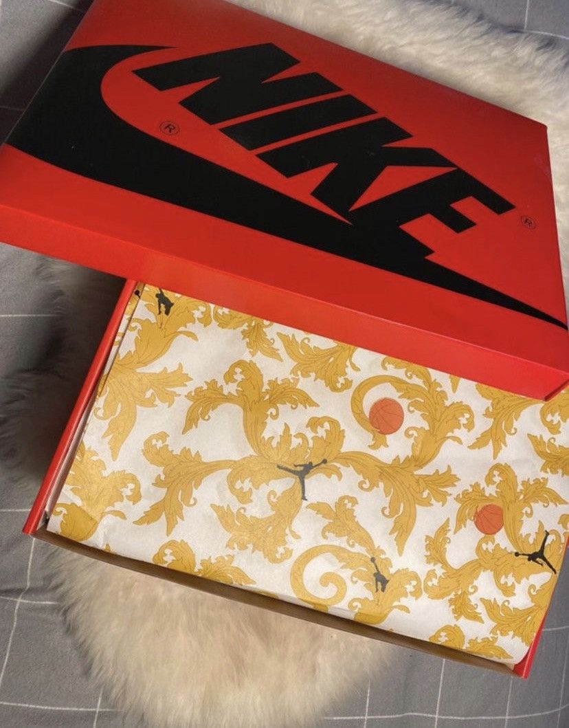 Nike WMNS Air Jordan Retro HI OG Praline/ white-sail Size US 11 / IT 41 - 12 Thumbnail