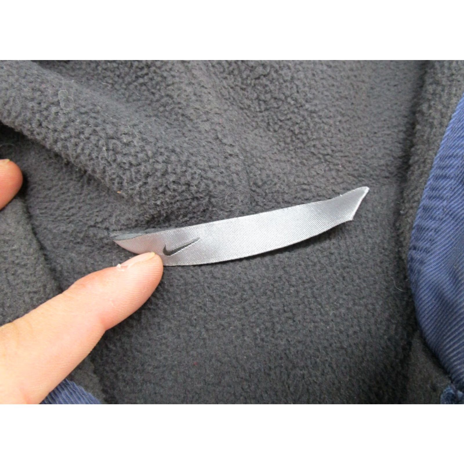 Nike VINTAGE Nike Swoosh Reversible Fleece Jacket Men Large Blue Logo Embroidered 90s 2000s Jacket Zip Reversible Mens Size US L / EU 52-54 / 3 - 3 Thumbnail