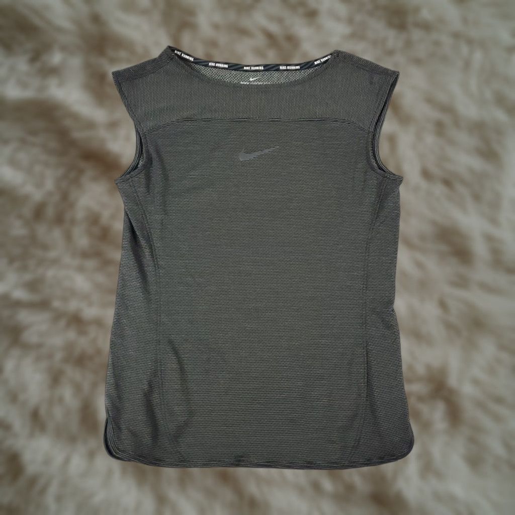 Nike Nike T Shirt Women S Green Sleeveless Crew Neck Pullover Basic Activewear Swoosh 90s? Size S / US 4 / IT 40 - 1 Thumbnail