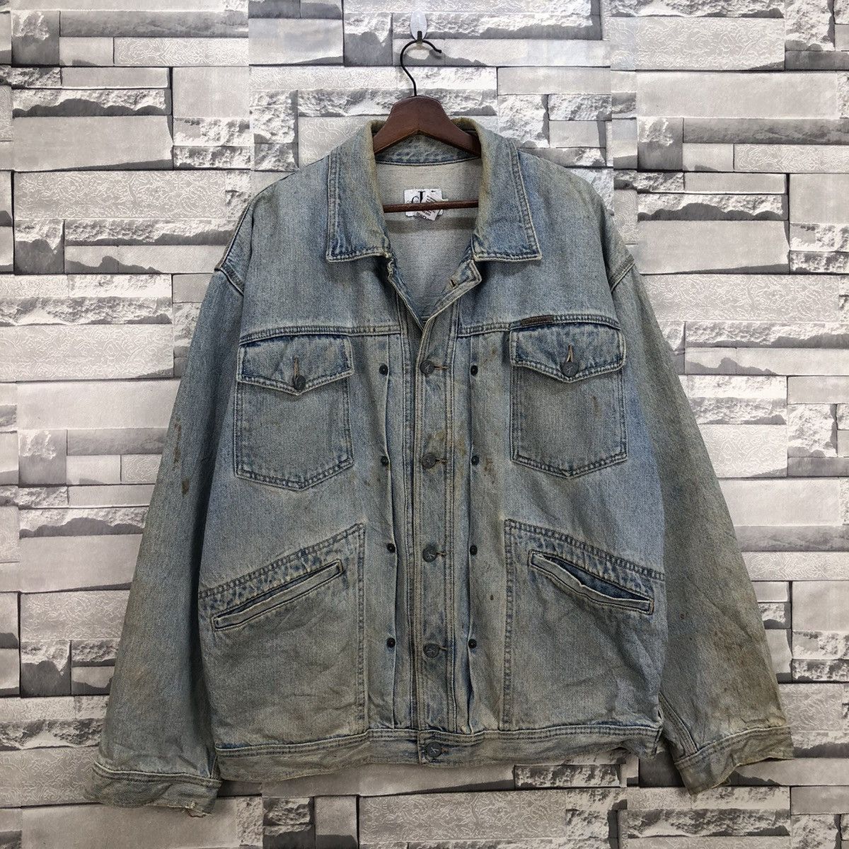 Calvin Klein Calvin Klein Distressred Denim Jacket Tupe 3 Size US XL / EU 56 / 4 - 2 Thumbnail
