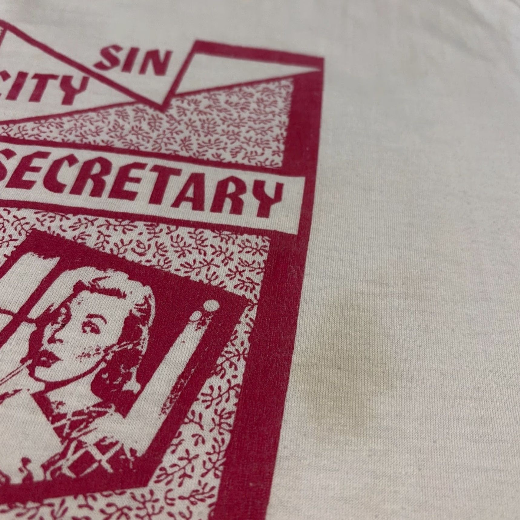 Hanes VINTAGE 1986 Galas Exoticards Sin City Secretary Mary Cash Exot ic Raunchy Art T-Shirt Hanes White XL Unisex Adults Marie Mens Shirt Size US XL / EU 56 / 4 - 4 Thumbnail