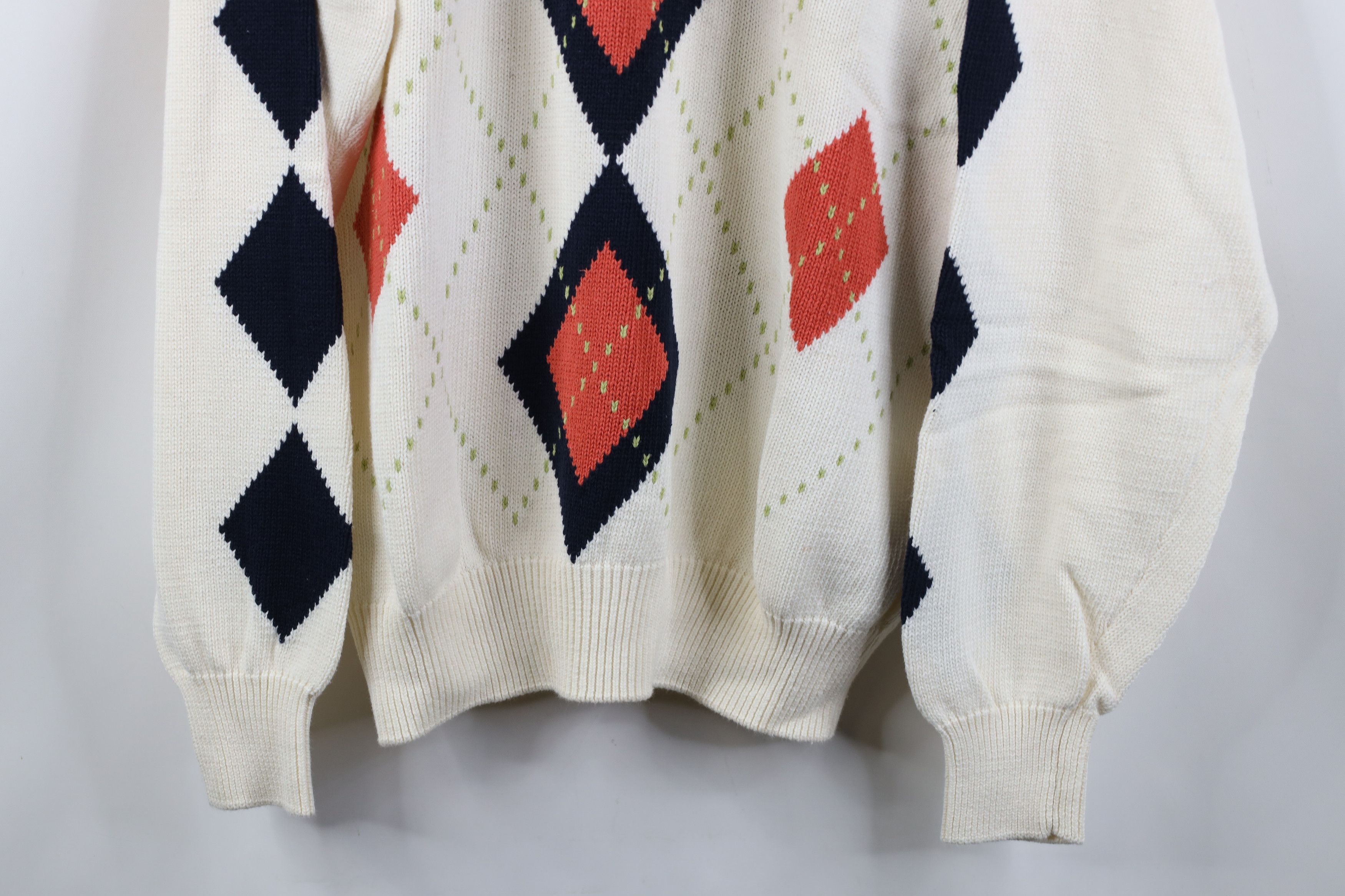 Vintage Vintage 90s Intarsia Argyle Hillcrest Golf Club Knit Sweater Size US L / EU 52-54 / 3 - 3 Thumbnail