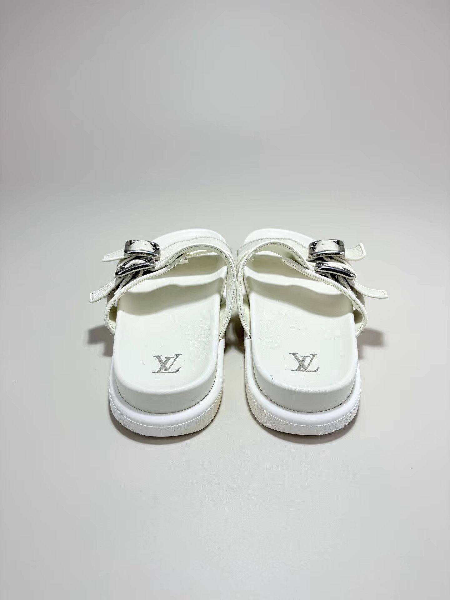 Louis Vuitton LOUIS VUITTON LV Leather Embossed Strap Slides K1 Size US 9 / EU 42 - 3 Thumbnail