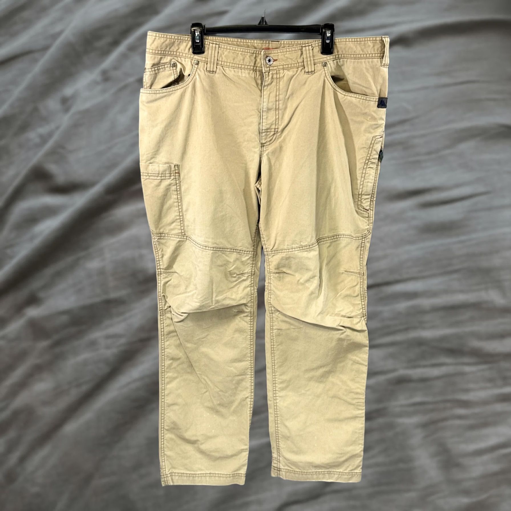 Vintage LL Bean Pants Mens 40x32 Khaki Cargo Pockets Workwear Outdoor Toiletry? Size US 40 / EU 56 - 1 Thumbnail