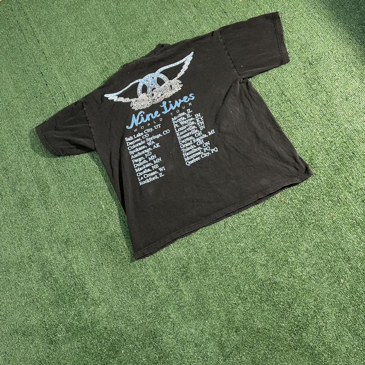 Giant insane grail 1997 Aerosmith Nine lives world tour tee Size US L / EU 52-54 / 3 - 5 Thumbnail