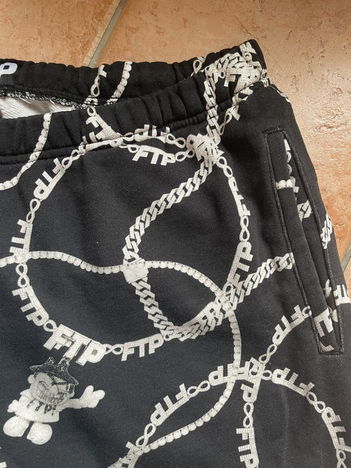 Fuck The Population FTP CHAINED JOGGING BLACK Size US 39 - 3 Thumbnail