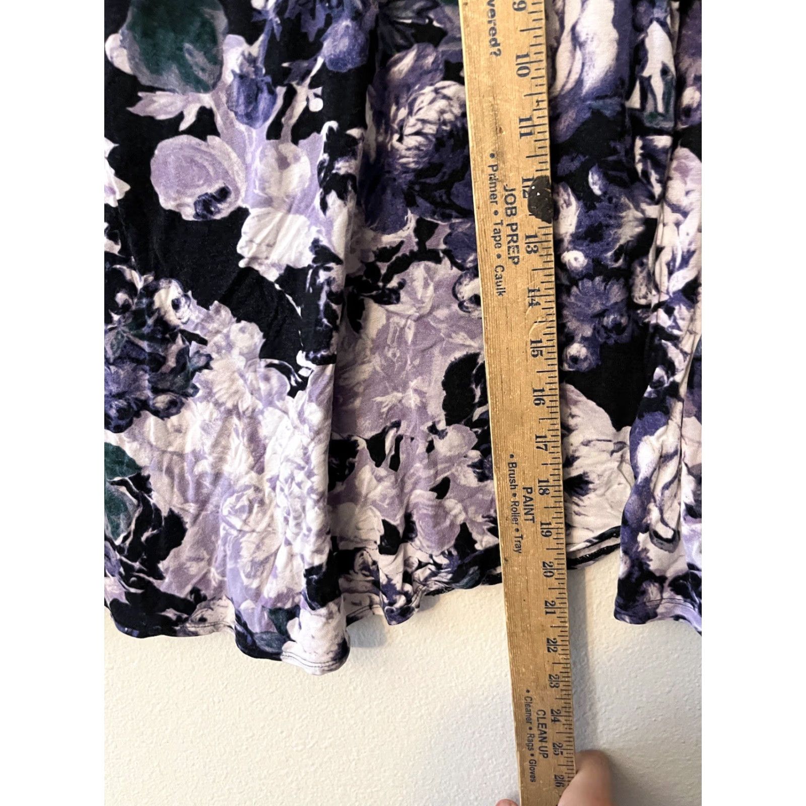 Vintage Simply Vera Vera Wang Top Womens PM Purple Floral Long Sleeve Rayon Knit Size M / US 6-8 / IT 42-44 - 4 Thumbnail