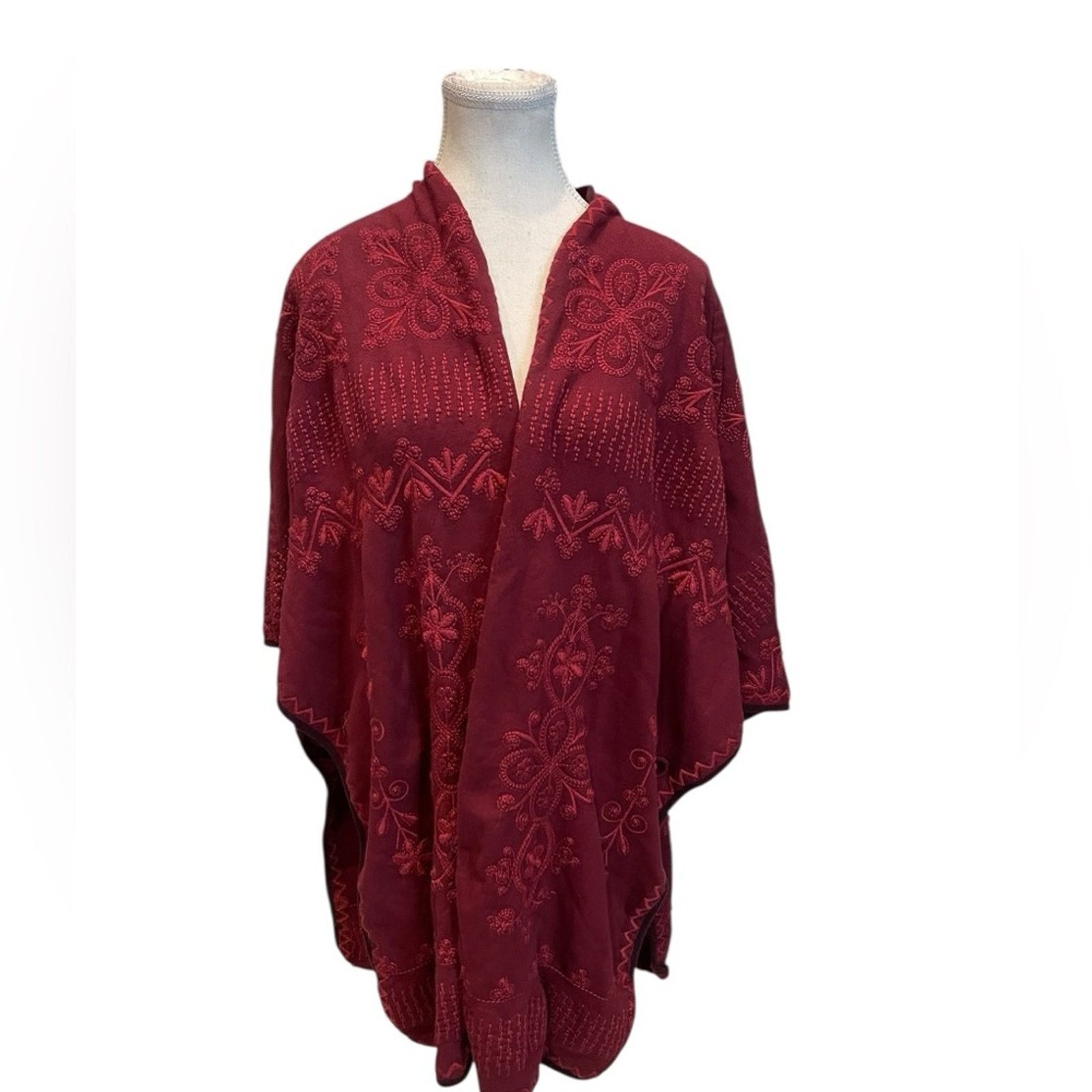Johnny Was Johnny was burgundy cape poncho embroidered kimona jacket M Size M / US 6-8 / IT 42-44 - 2 Thumbnail