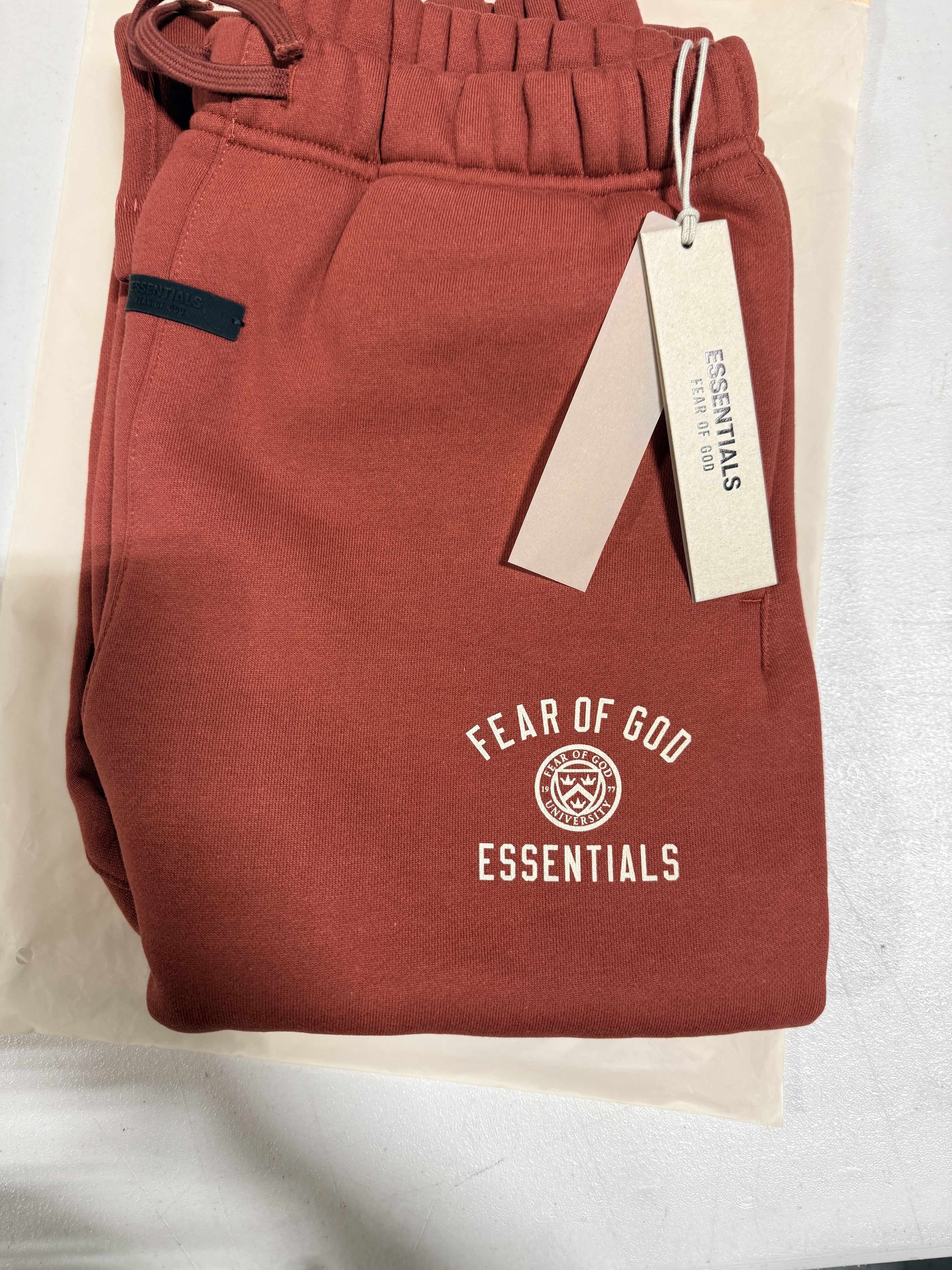 Fear of God FOG Essentials Kids Relaxed Sweatpant Crimson age 14/16 Size US 26 / EU 42 - 4 Thumbnail