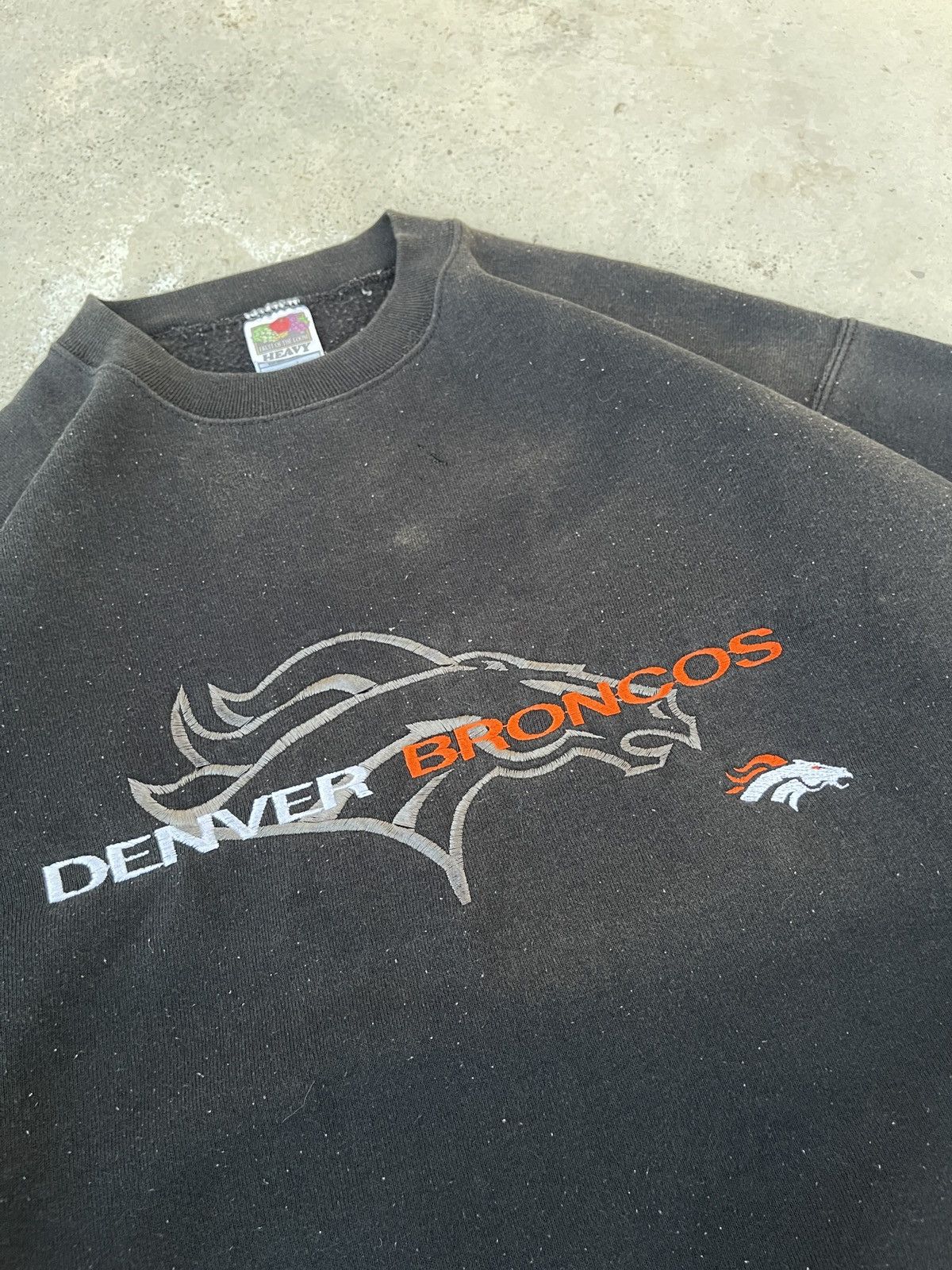 Fruit Of The Loom × Vintage Vintage 90’s Denver Broncos Sweatshirt Size US L / EU 52-54 / 3 - 5 Thumbnail