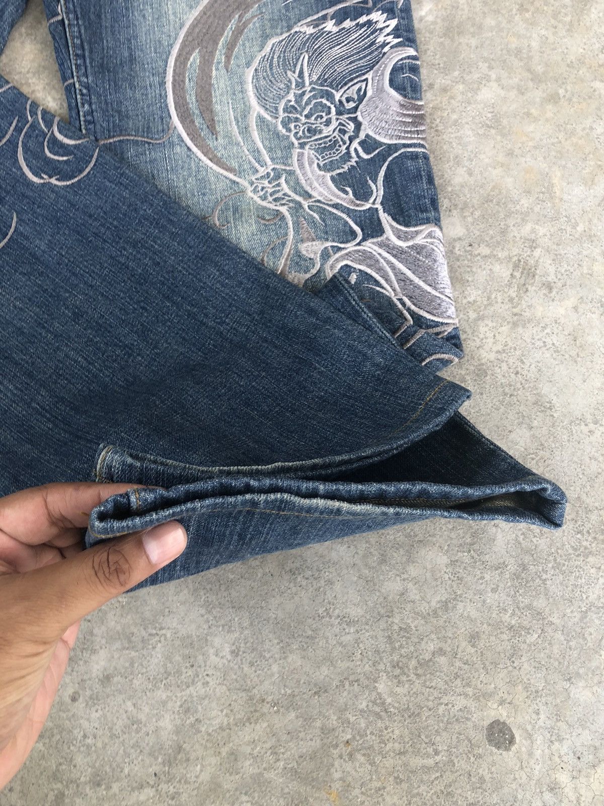 Karakuri Tamashii Karakuri Tamashii Embroidered Jeans Distressed Jeans Size US 30 / EU 46 - 13 Thumbnail