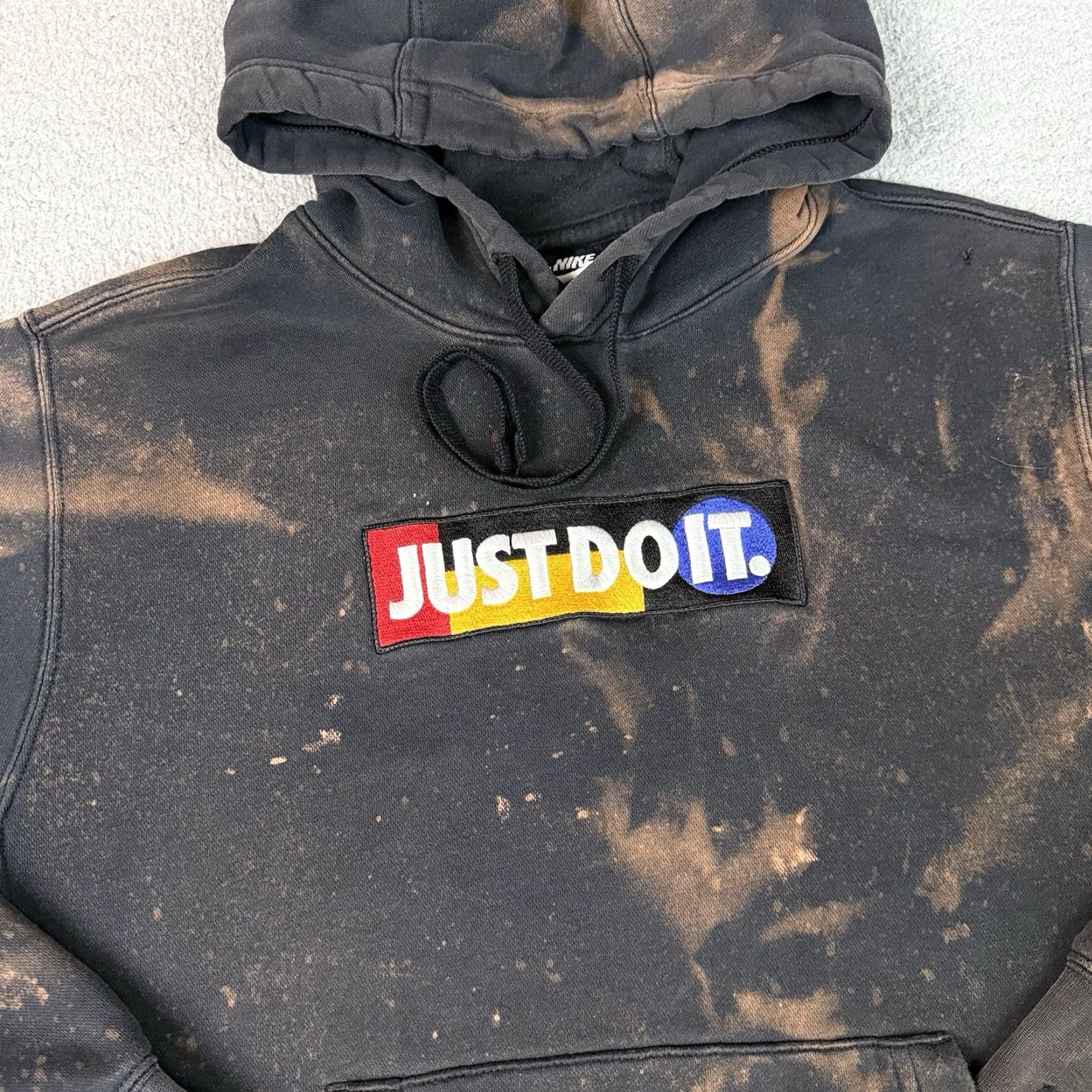 Nike VINTAGE Nike Hoodie Adult Medium Black Bleached Dyed Sweatshirt Grunge Skate Distressed Size US M / EU 48-50 / 2 - 2 Thumbnail