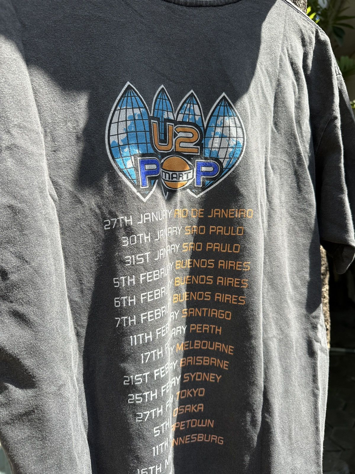 Vintage ⚠️SOLD⚠️U2 tee Size US L / EU 52-54 / 3 - 4 Thumbnail