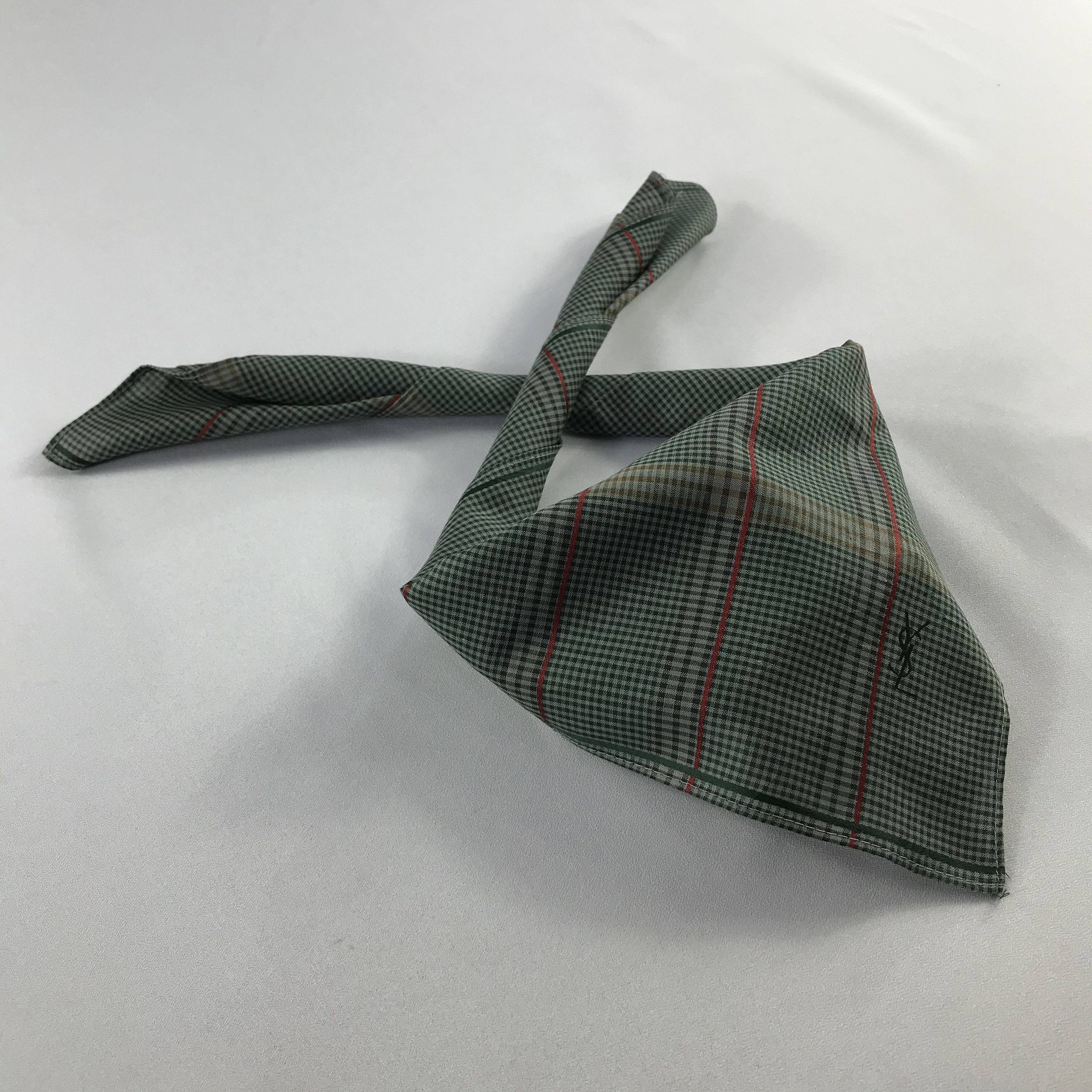 Yves Saint Laurent Yves Saint Laurent Handkerchief / Bandana / Neckerchief C553 Size ONE SIZE - 2 Thumbnail