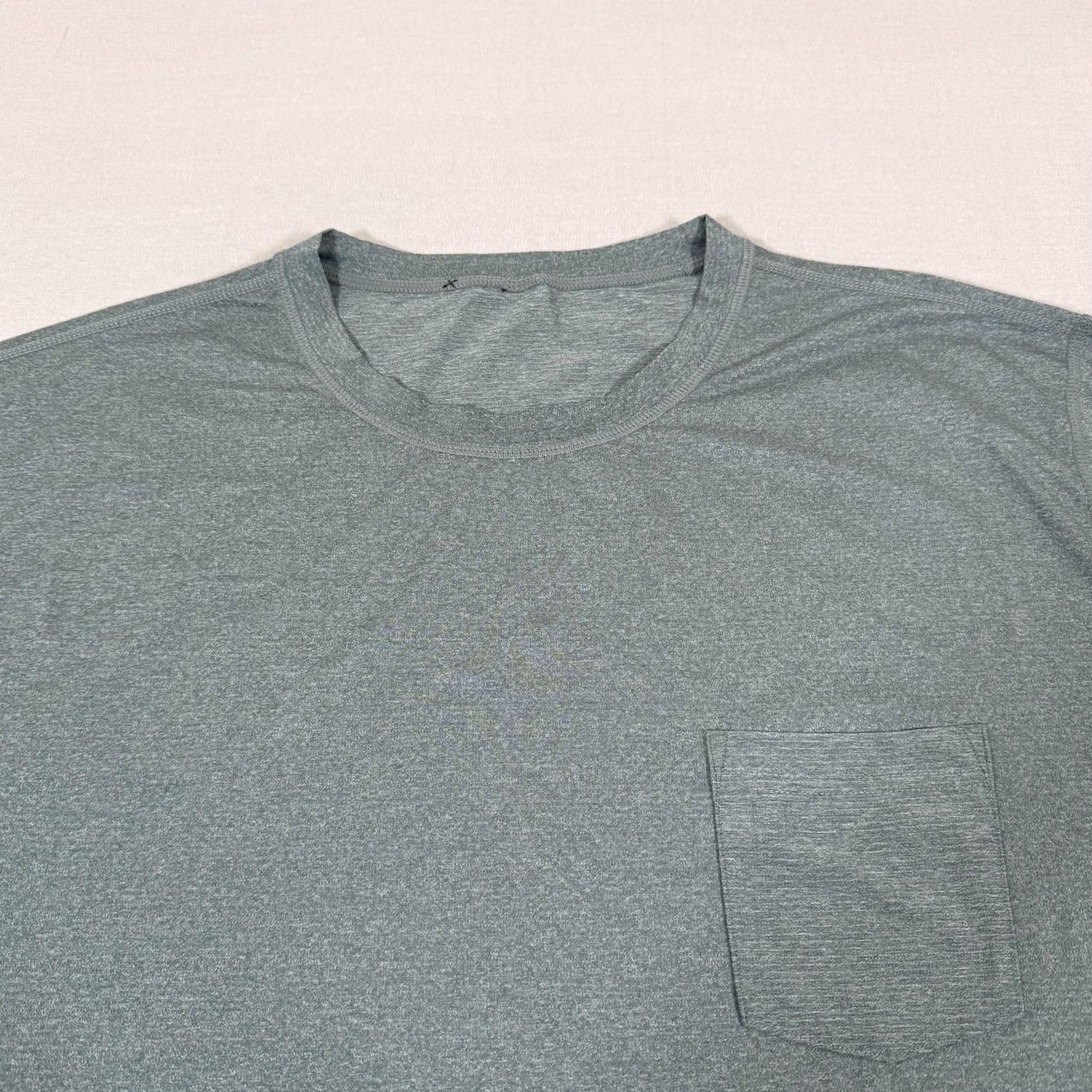 Vuori Vuori Shirt Mens XL Blue Tradewind Performance Pocket Lightweight Gym Run Tee Size US XL / EU 56 / 4 - 2 Thumbnail