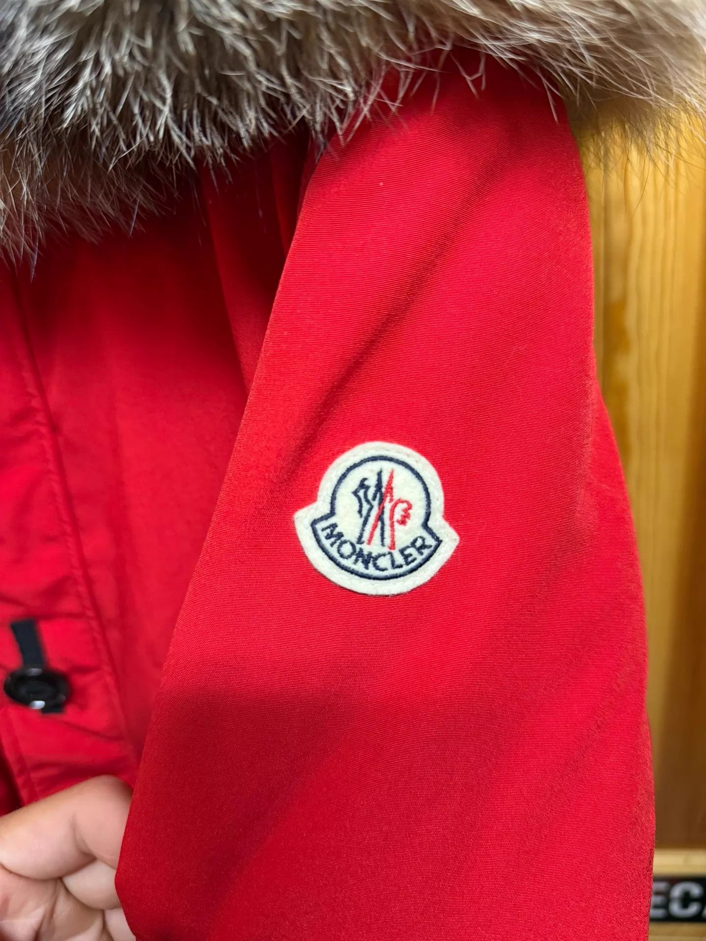 Moncler Moncler Courvite Red Fox Fur Collar Puffer Wmn 0 Size XS / US 0-2 / IT 36-38 - 4 Thumbnail