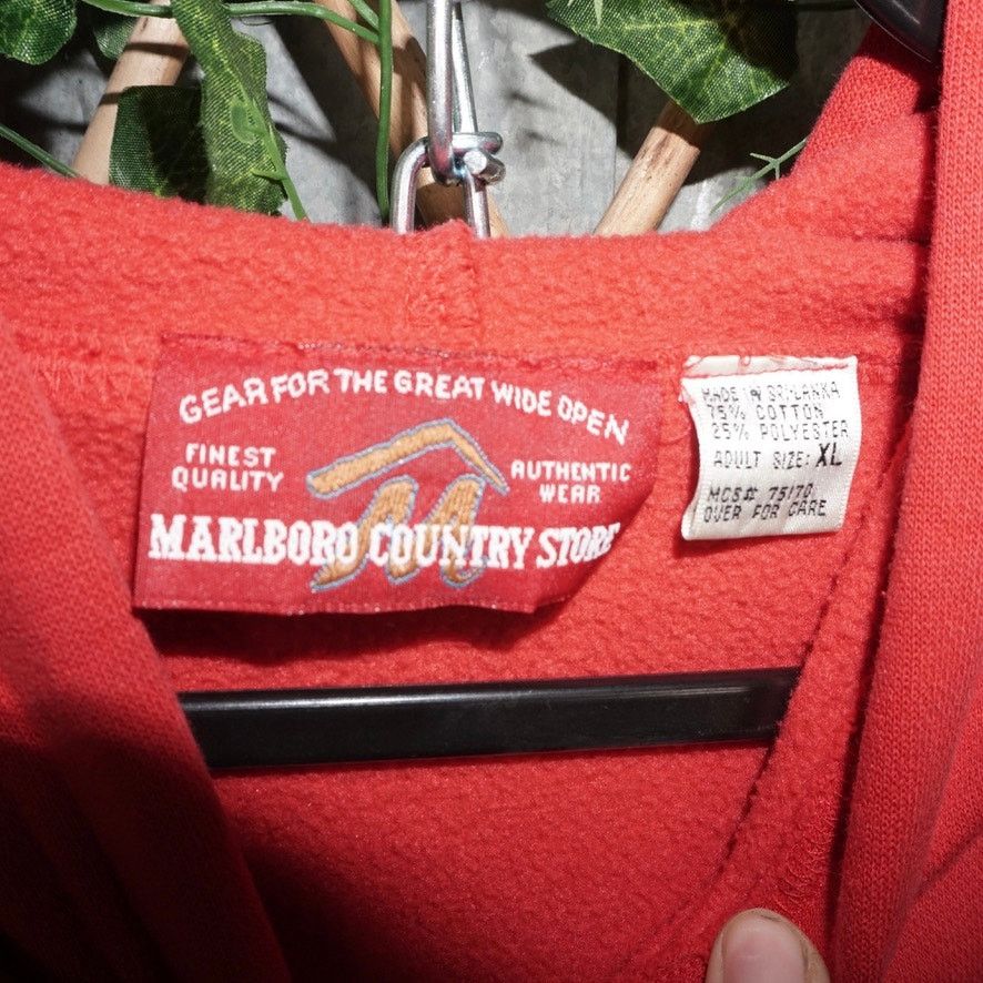 Marlboro XL - Vintage Y2K Marlboro cigarettes country store hoodie Size US XL / EU 56 / 4 - 2 Thumbnail