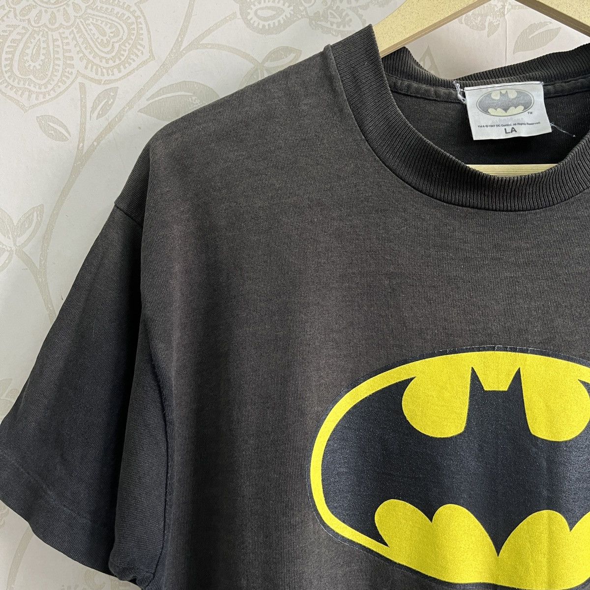 DC Comics × Vintage Faded Black Vintage Batman Single Stitch TShirt 1997 Size US L / EU 52-54 / 3 - 3 Thumbnail