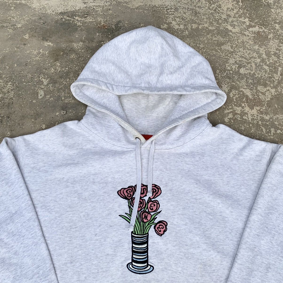 Supreme FW18 Supreme Flowers Hoodie Embroidered Logo Size US XL / EU 56 / 4 - 3 Thumbnail