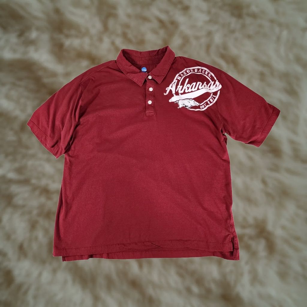 Vintage NCAA Arkansas Razorbacks Polo Shirt Mens 2XL Red Cotton Knights Apparel Graphic Print Size US XXL / EU 58 / 5 - 1 Thumbnail