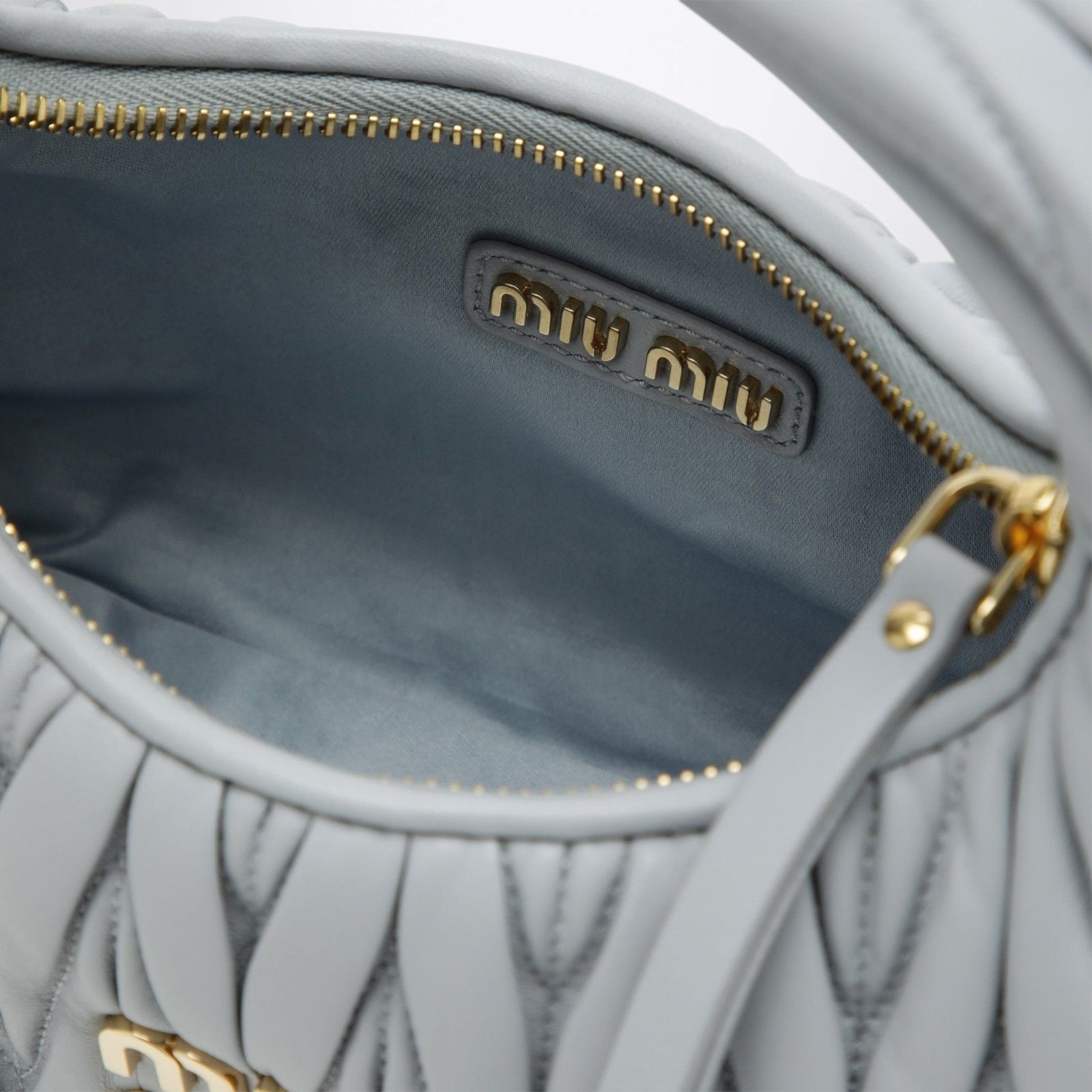 Miu Miu MIU MIU $2950 Small Wander Pearl Gray Matelassé Nappa Leathe Size ONE SIZE - 4 Thumbnail