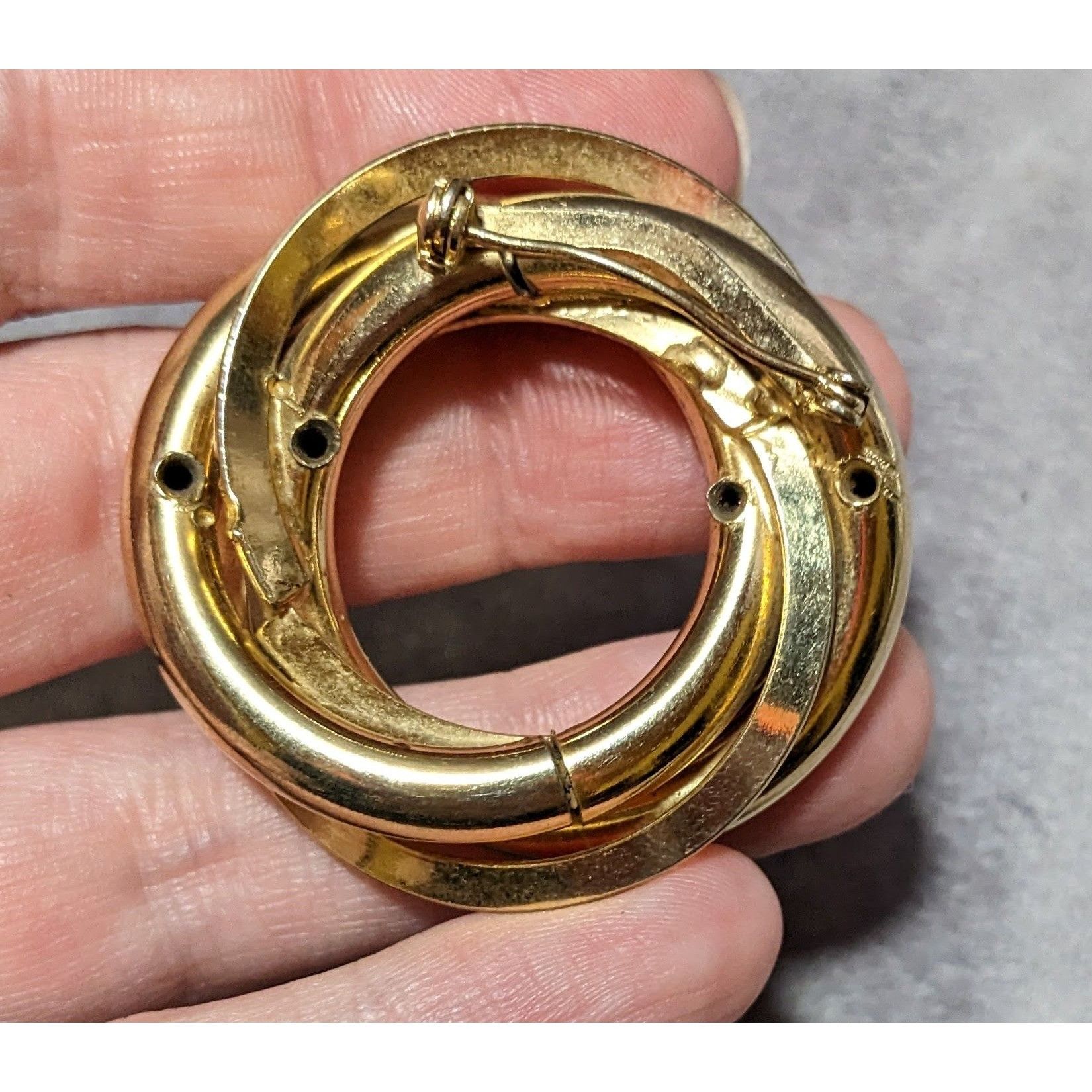 Other Vintage Gold Tone Textured Tube Circle Brooch Size ONE SIZE - 4 Thumbnail