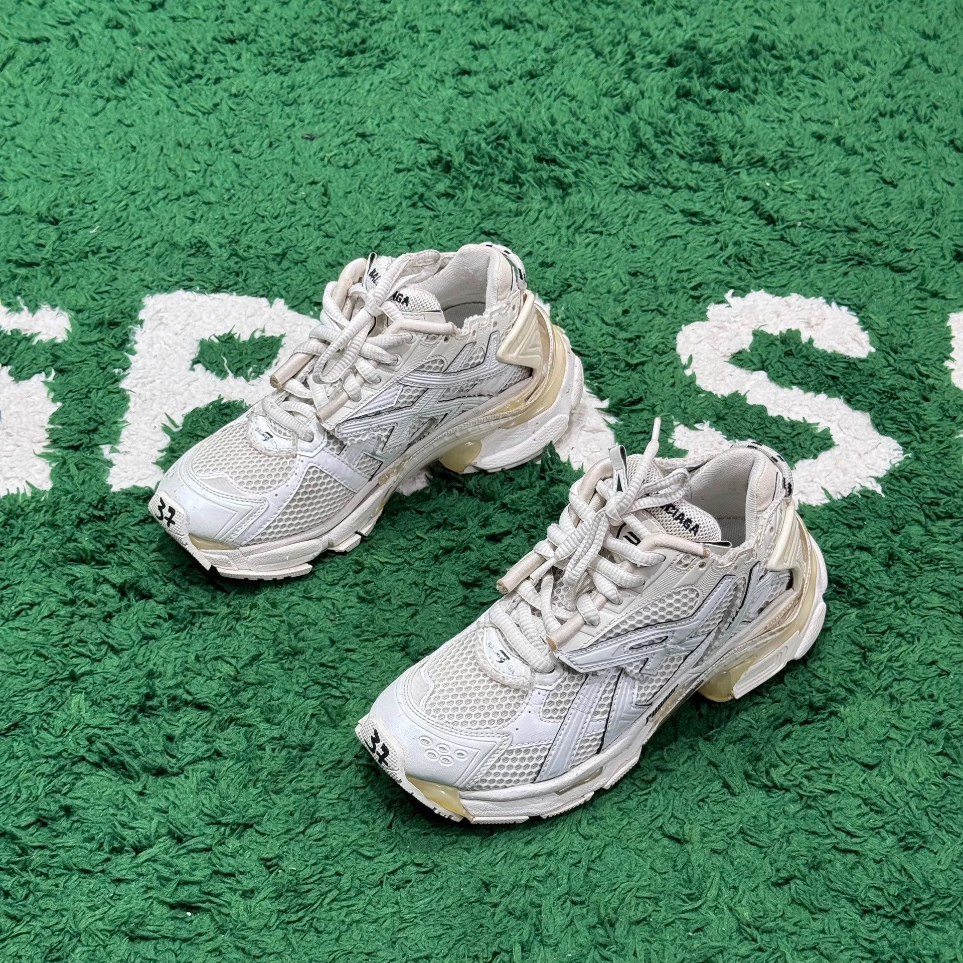 Balenciaga Balenciaga Running White Lowtop Sneakers us_7 Women Size US 7 / IT 37 - 1 Thumbnail
