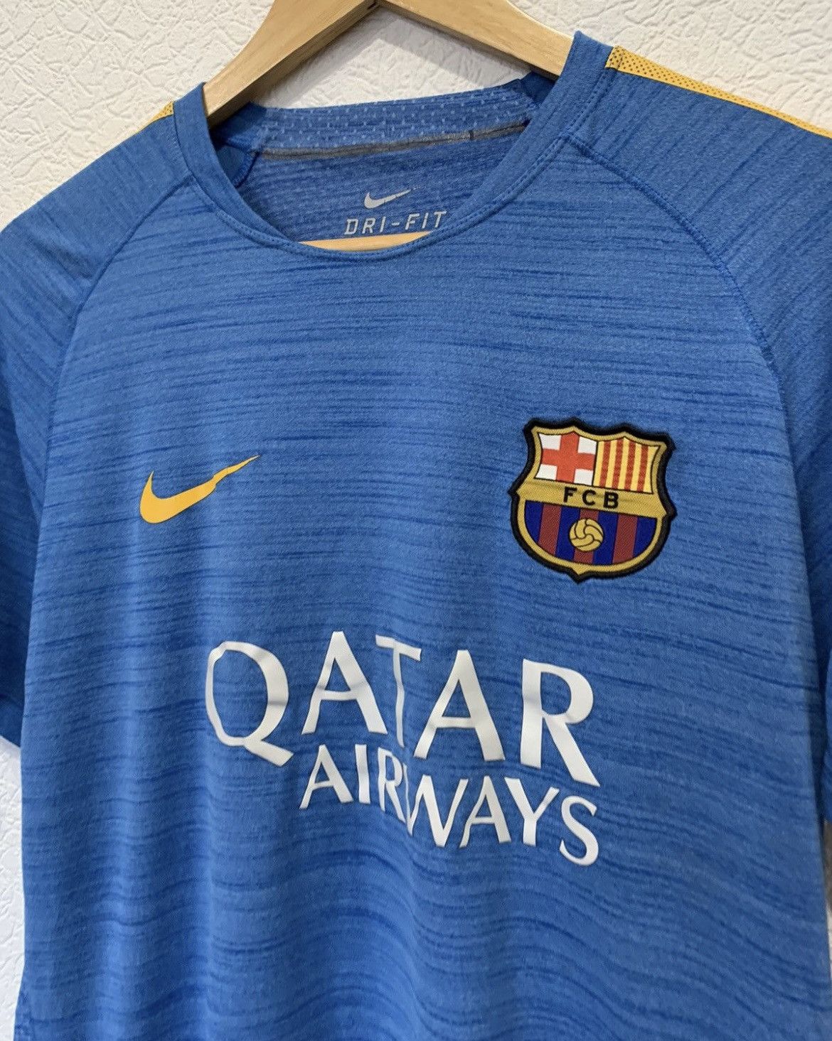 Nike BARCELONA NIKE TRAINING KIT SOCCER JERSEY FOOTBALL Size US L / EU 52-54 / 3 - 2 Thumbnail