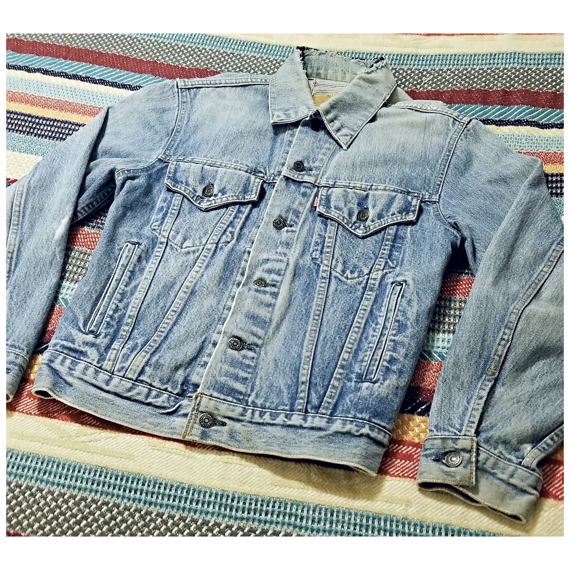 Levi's VTG. LEVI'S DISTRESSED/ REPAIRED TRUCKER JACKET- SIZE LRG Size US L / EU 52-54 / 3 - 5 Thumbnail