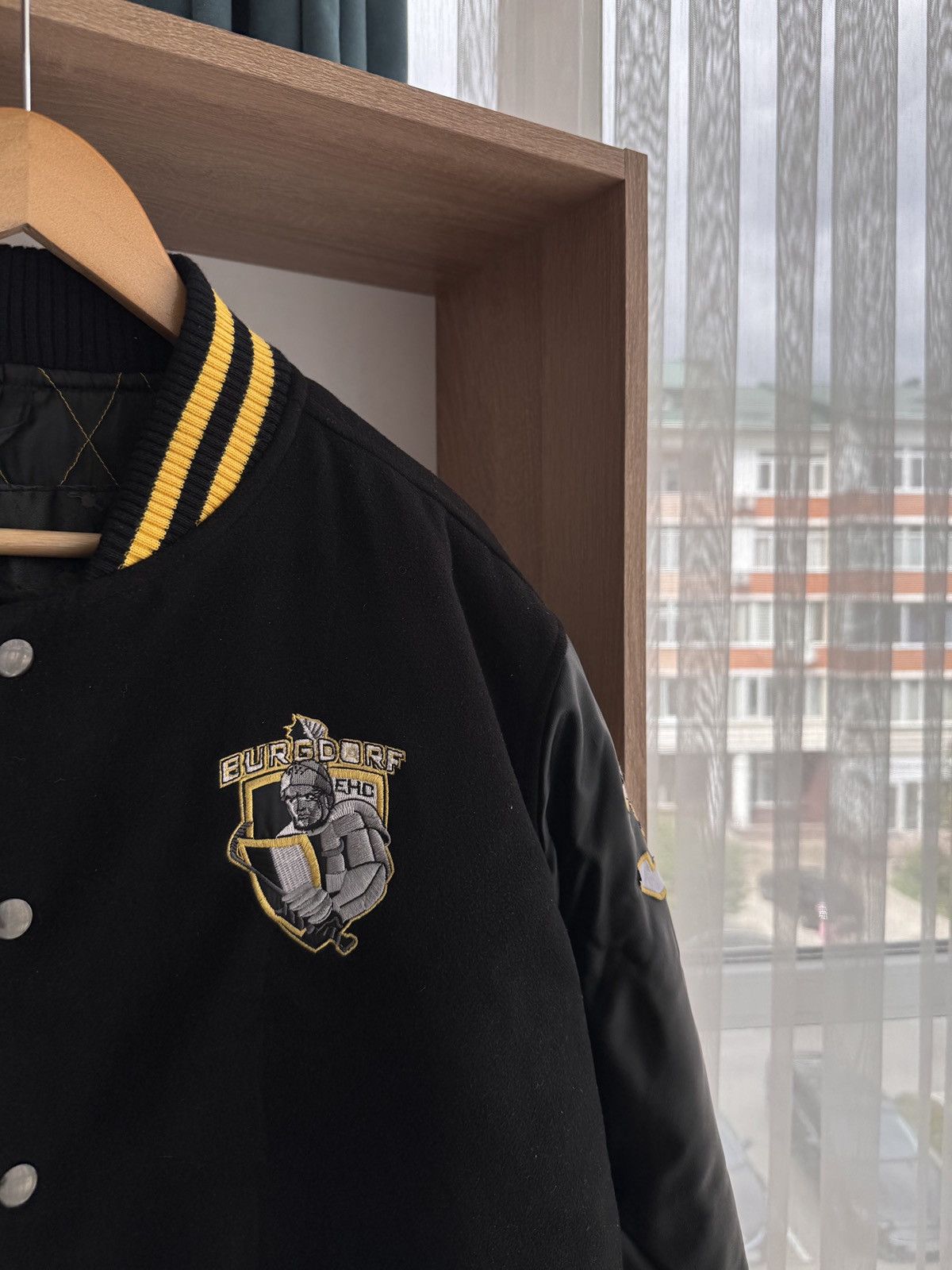 NHL × Vintage Vintage Burgdorf EHC Black University Varsity Bomber Jacket Size US M / EU 48-50 / 2 - 5 Thumbnail