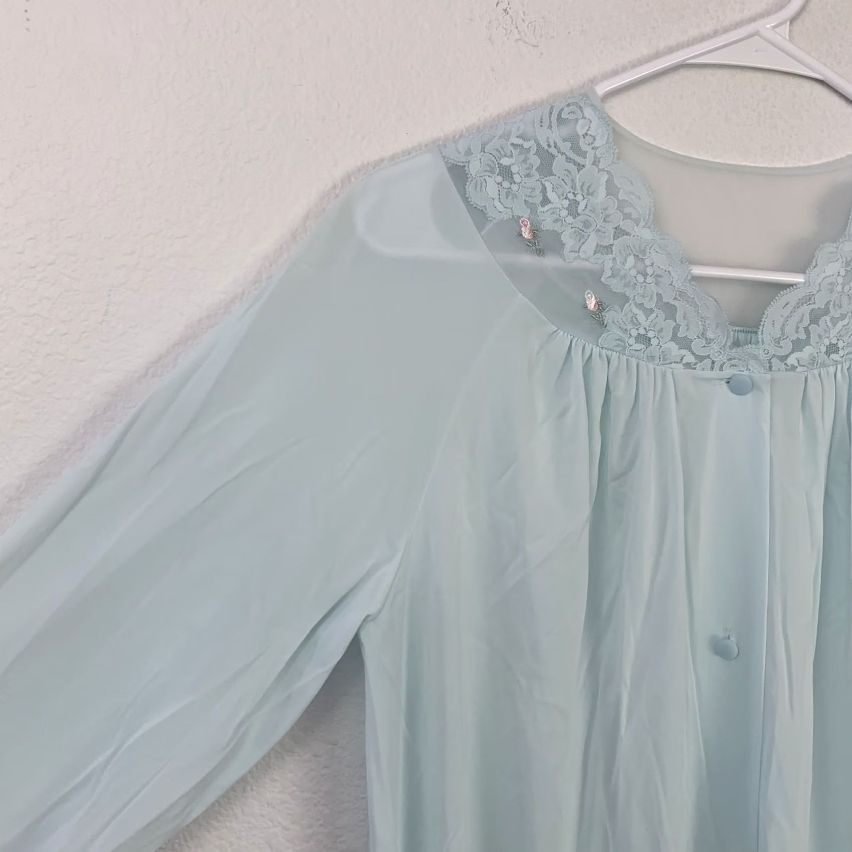 Vintage VINTAGE Shadowline Nightgown Women's S Blue Nylon Lace Button Front Long Sleeve Nightgown Size S / US 4 / IT 40 - 2 Thumbnail
