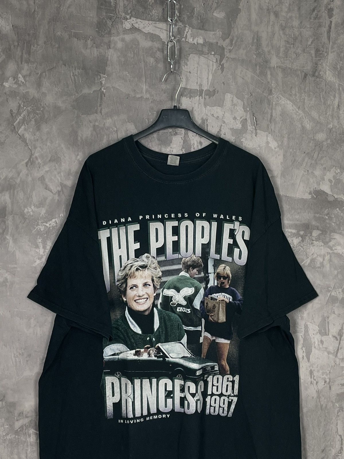 Vintage Vintage Princess Diana Y2K Big Print LogoT-Shirt Size US L / EU 52-54 / 3 - 2 Thumbnail