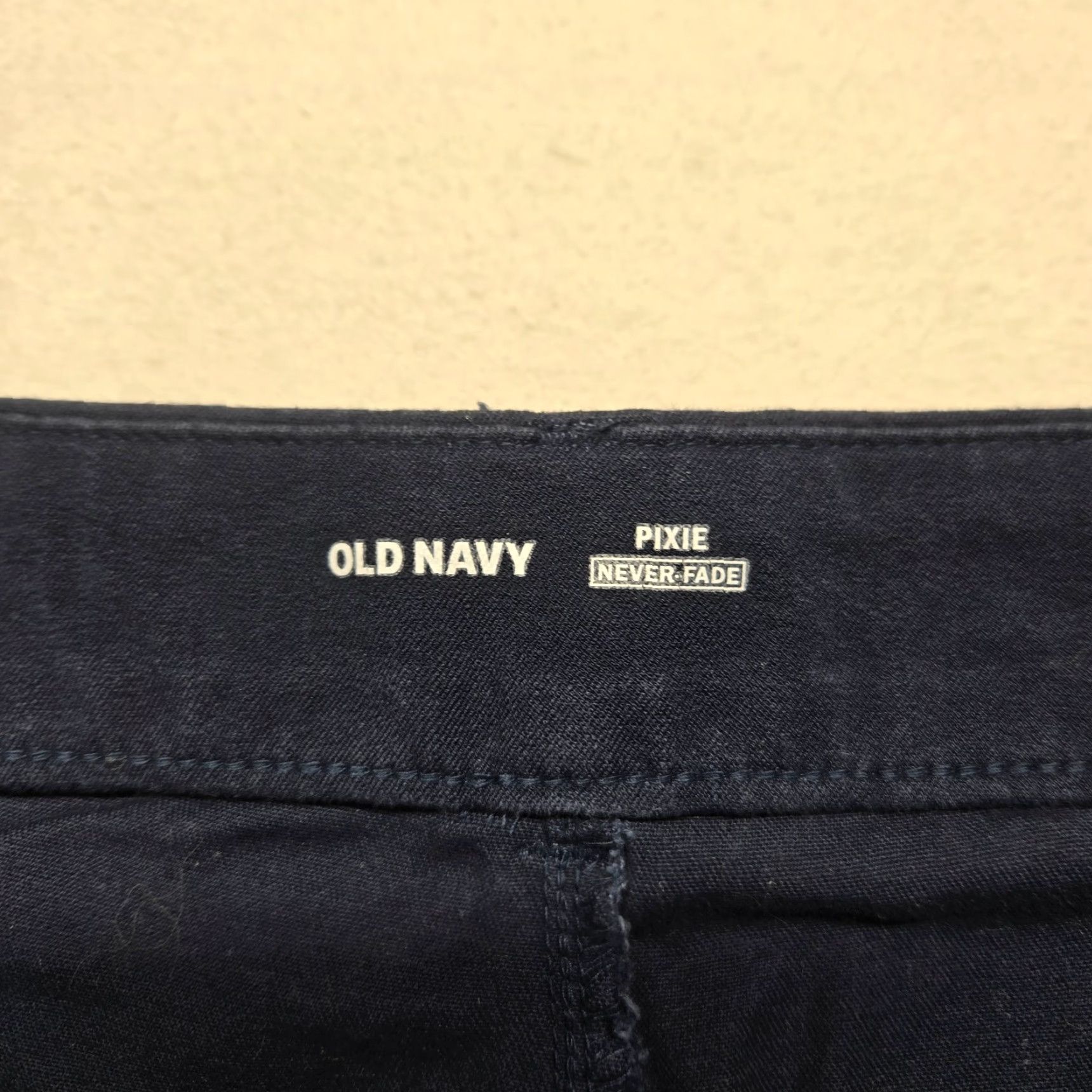 Old Navy Old Navy Black Skinny Chino Pants Women's 14 Regular Fit Size 36" / US 14 / IT 50 - 3 Thumbnail