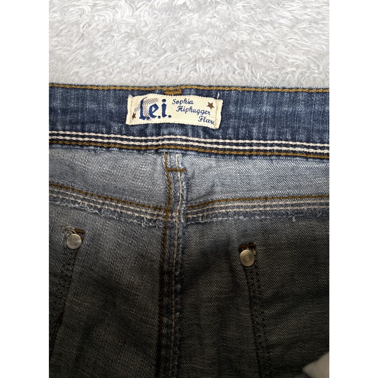 L.E.I. VINTAGE LEI Sophia Hiphugger Flare Jeans Womens 13 Blue Denim Mid Rise Bootcut 30x30 Size 34" / US 12 / IT 48 - 6 Thumbnail