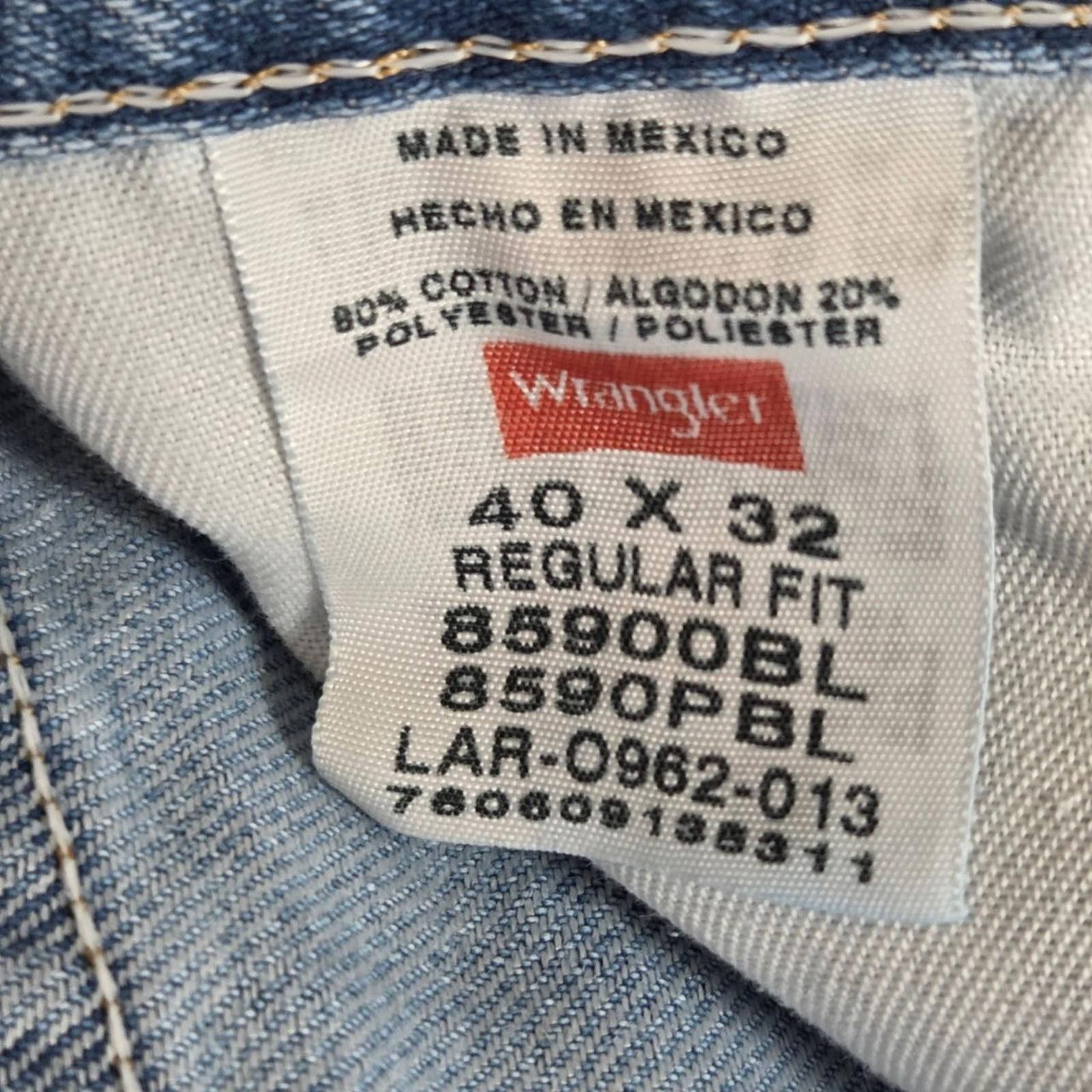 Wrangler Wrangler Mens Jeans 40x32 Light Blue Regular Fit Faded Wash Size US 40 / EU 56 - 6 Thumbnail