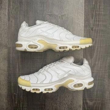 Nike NIKE • Air Max Plus "2018 Triple White" (13M) Size US 13 / EU 46 - 2 Thumbnail