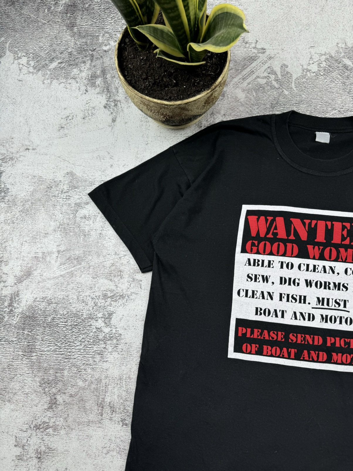 Other Vintage 90S Humor Joke Print Wanted Good Women Faded T Shirt Size US L / EU 52-54 / 3 - 6 Thumbnail