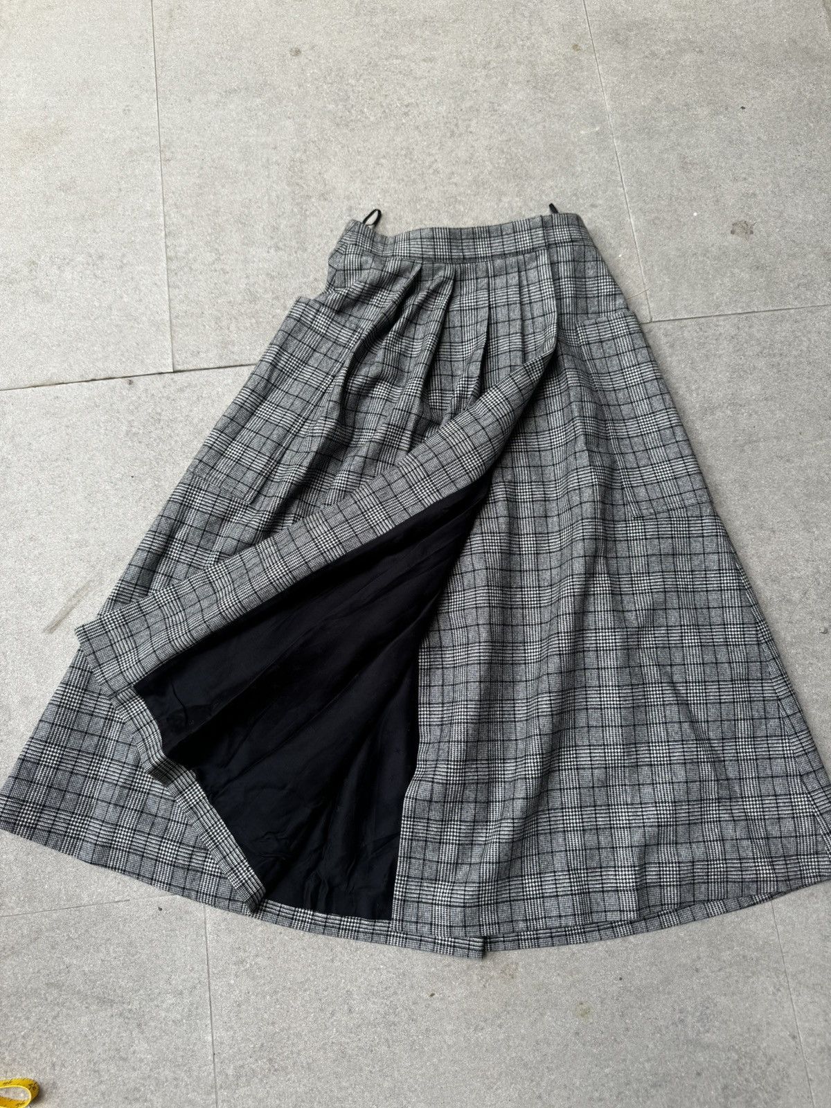 Celine Celine Mid Length Skirt size 36 Size 28" / US 6 / IT 42 - 3 Thumbnail