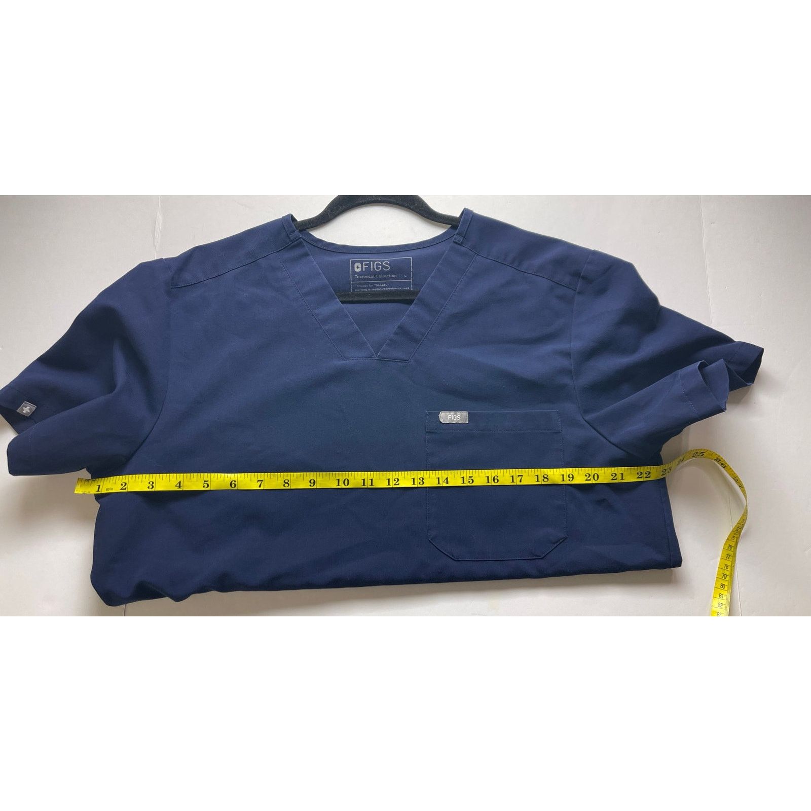 Other FIGS Scrub Top - Size Large - Pre-owned, Excellent Condition Size L / US 10 / IT 46 - 5 Thumbnail