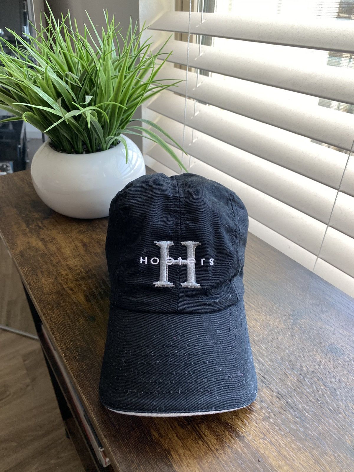 Other Hooters 5 Panel Hat Size ONE SIZE - 1 Thumbnail