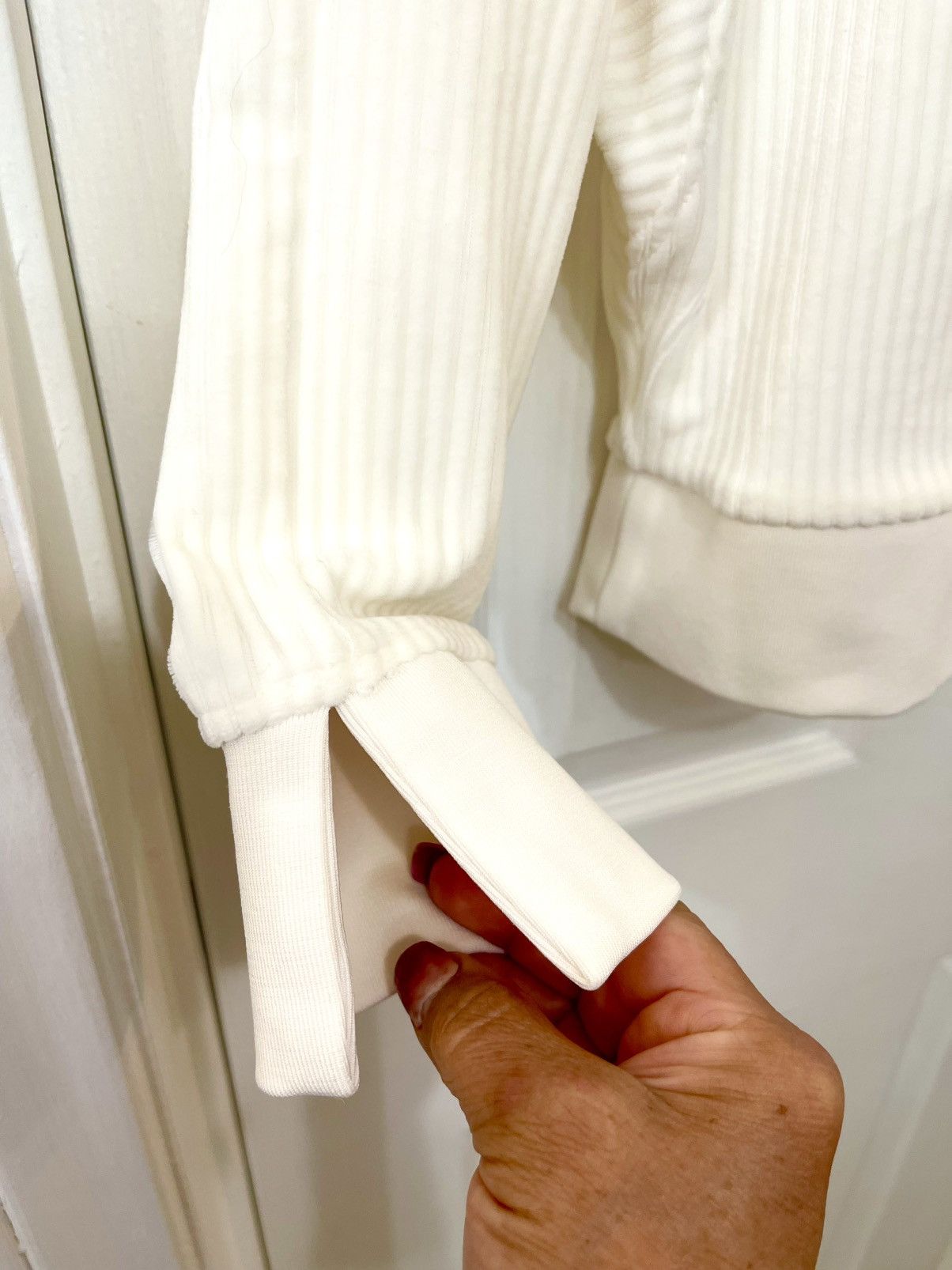 Juicy Couture Juice Couture Ivory Ribbed Pullover Size L / US 10 / IT 46 - 3 Thumbnail