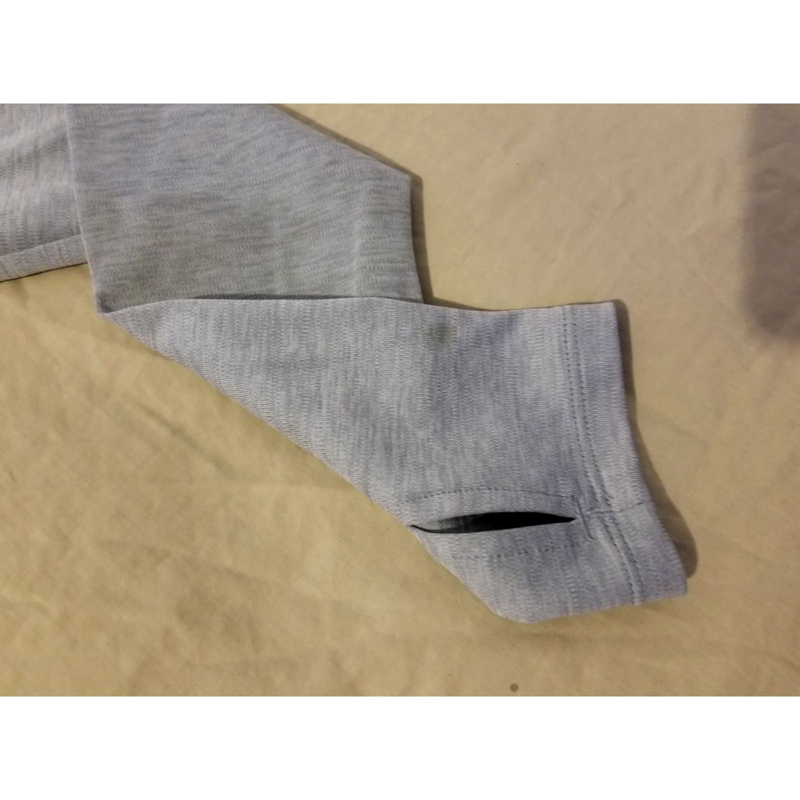 Under Armour VINTAGE? No — Under Armour Shirt M Gray 1/4 Zip Athletic Run + Jogging Women’s Shirt Size M / US 6-8 / IT 42-44 - 4 Thumbnail
