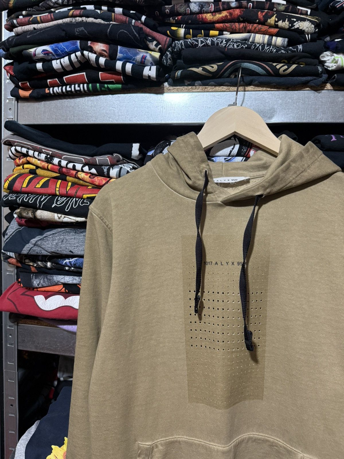 1017 ALYX 9SM Rare Luxury 1017 ALYX 9SM Tan Pullover W/ Prints Hoodie Y2K Size US L / EU 52-54 / 3 - 3 Thumbnail
