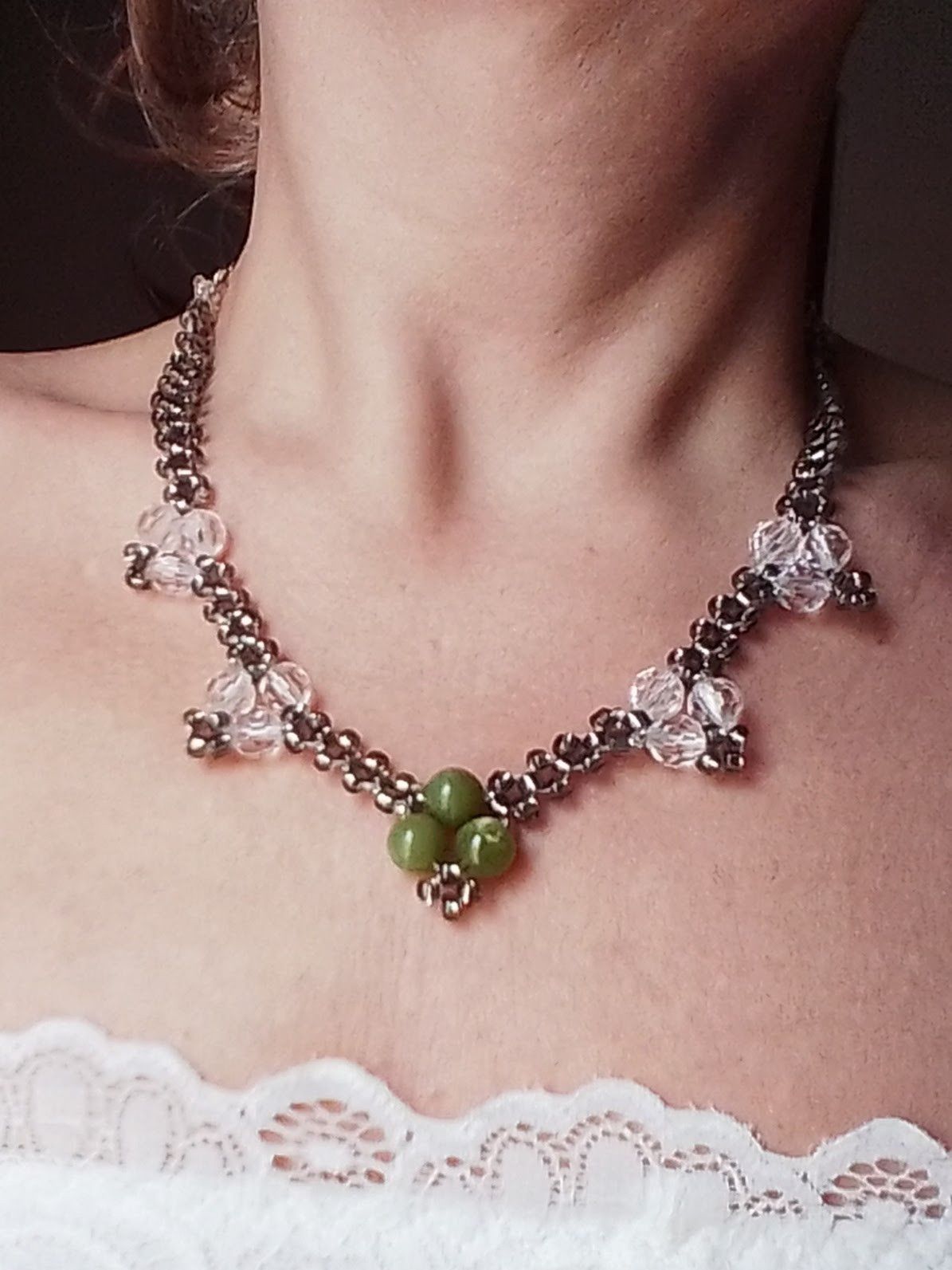 Handmade Elegant Necklace Green with natural jade gemstones Size ONE SIZE - 7 Thumbnail