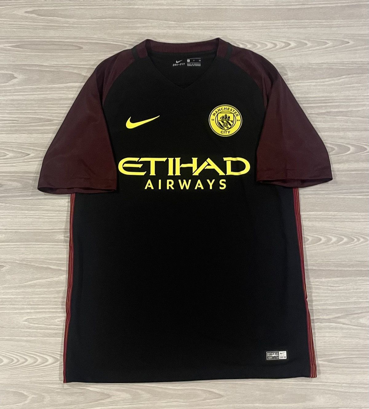 Nike Nike 2016/17 Manchester City Soccer Jersey Men’s Size Small Size US S / EU 44-46 / 1 - 1 Thumbnail