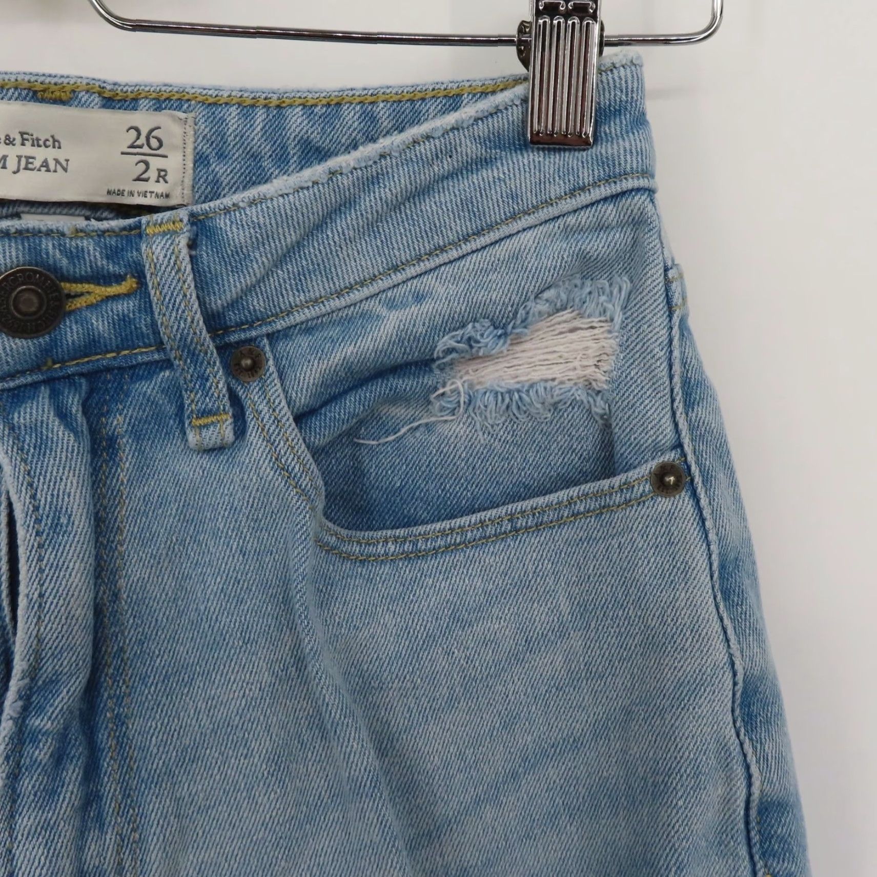 Abercrombie & Fitch Abercrombie Women 2R 26 Mom Jeans Curve Love Light Wash Distressed Denim Pants Jeans Size 26" / US 2 / IT 38 - 6 Thumbnail