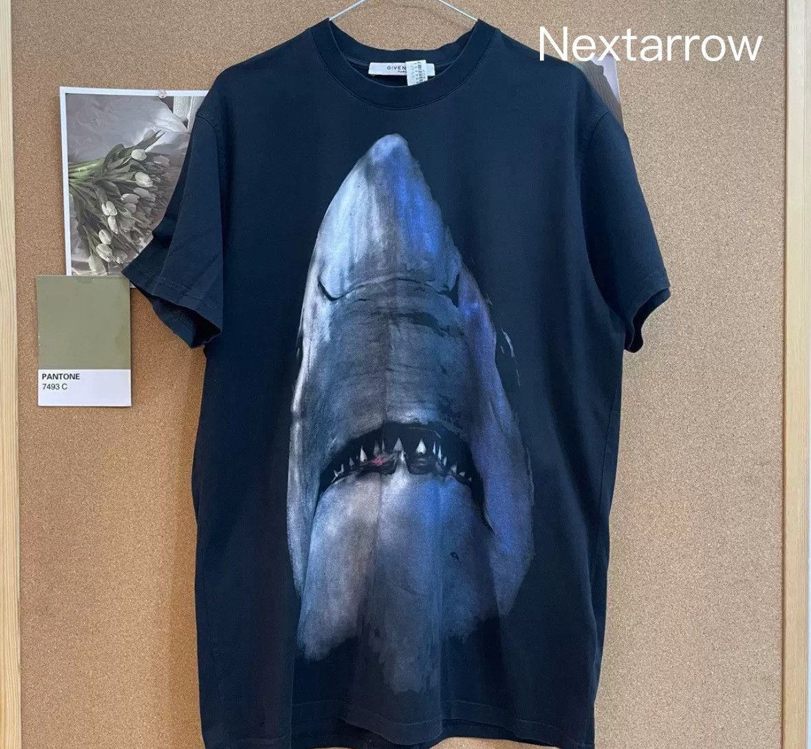 GIVENCHY Givenchy Ultra Classic Big Blue Shark T Sleeve